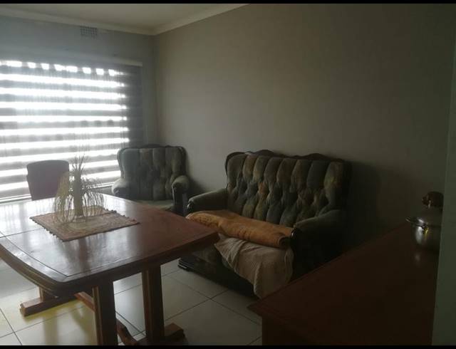 2 BEDROOM HOUSE FOR SALE IN KATLEHONG SOUTH